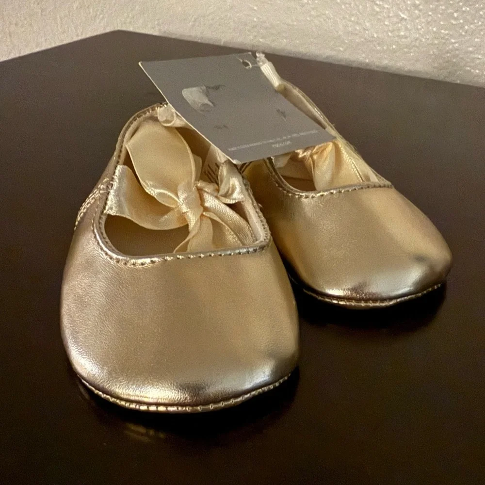 First Impressions Baby Gold Mary Jane Crib Shoes Size 2 New Soft Sole Infant
